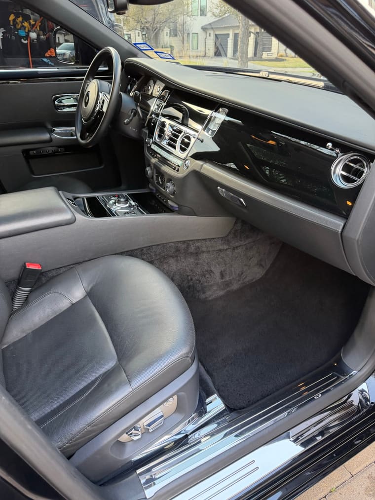 Rolls-Royce — interior, before and after by TRZ Shine & Detail in Serene Hills, Bee Cave, TX (photo 2 of 3)